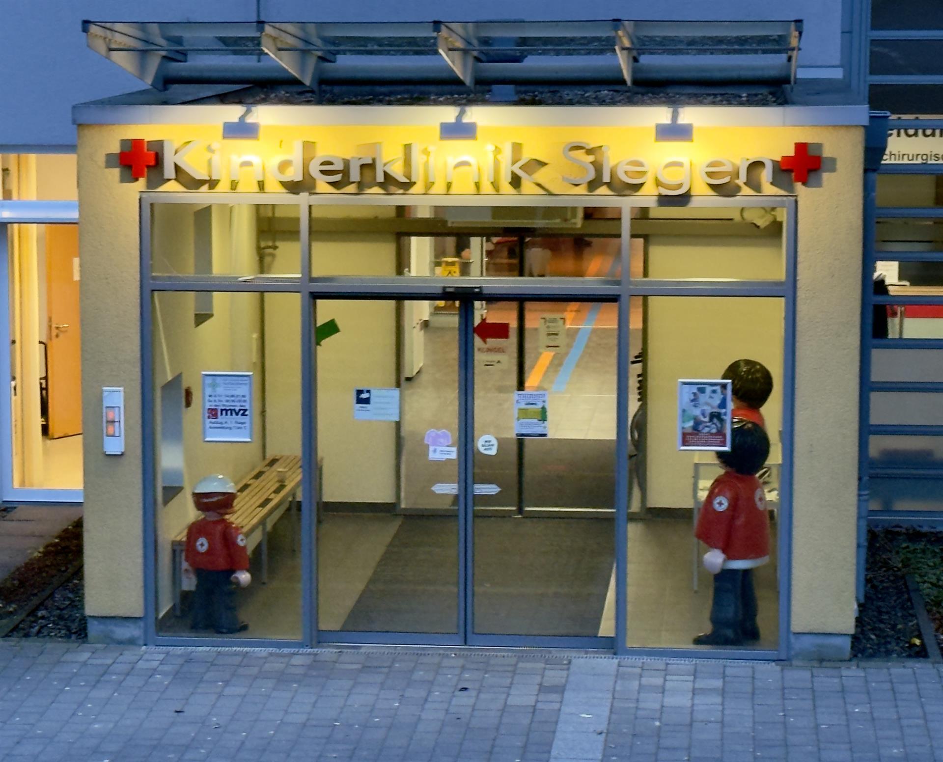 Taten statt Karten - Spende an die DRK-Kinderklinik